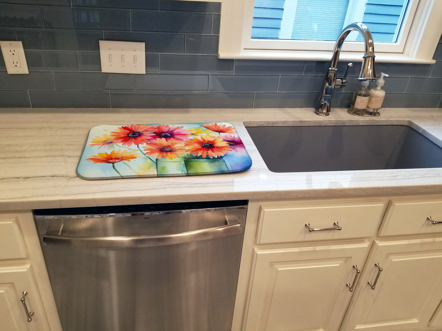 Gerbera Daisies in Watercolor Dish Drying Mat