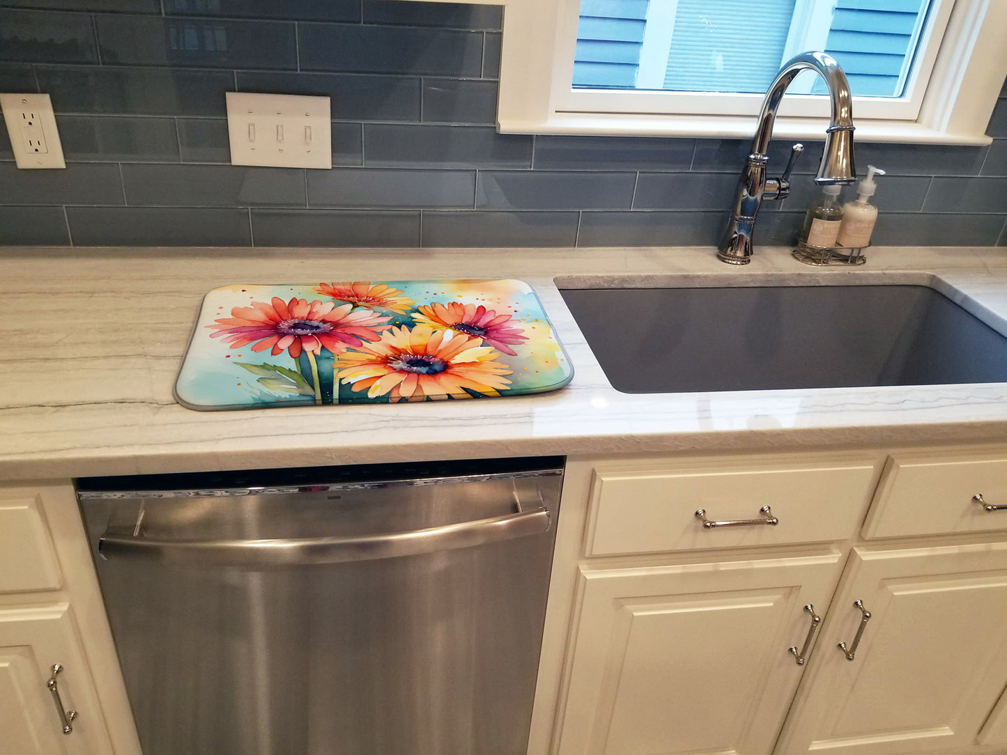 Gerbera Daisies in Watercolor Dish Drying Mat