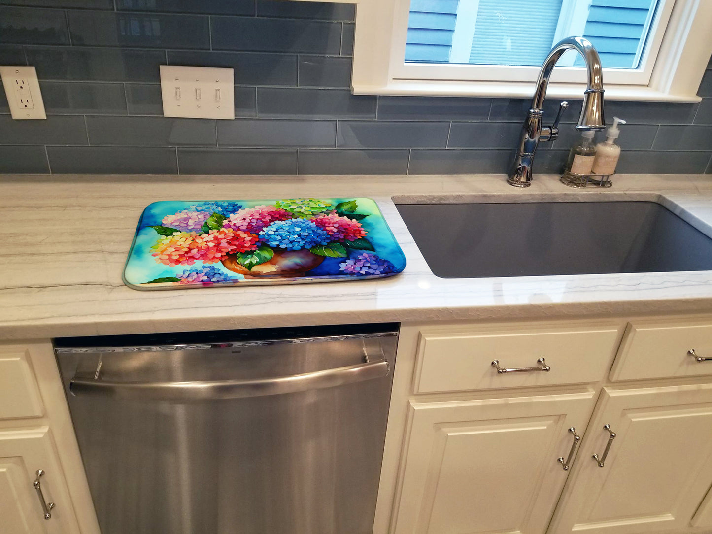 Hydrangeas in Watercolor Dish Drying Mat