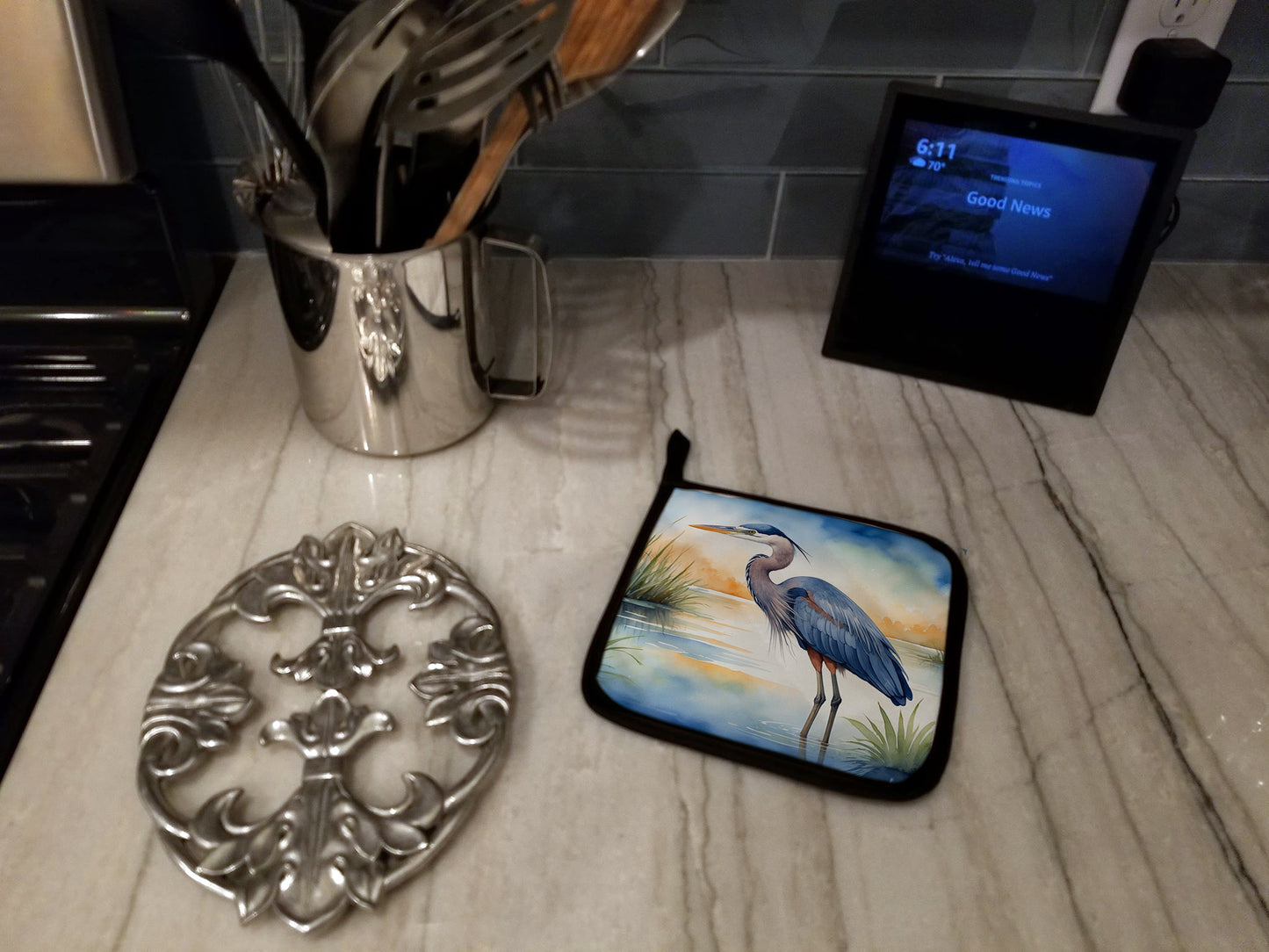 Blue Heron Emerging as the day fades Pair of Pot Holders