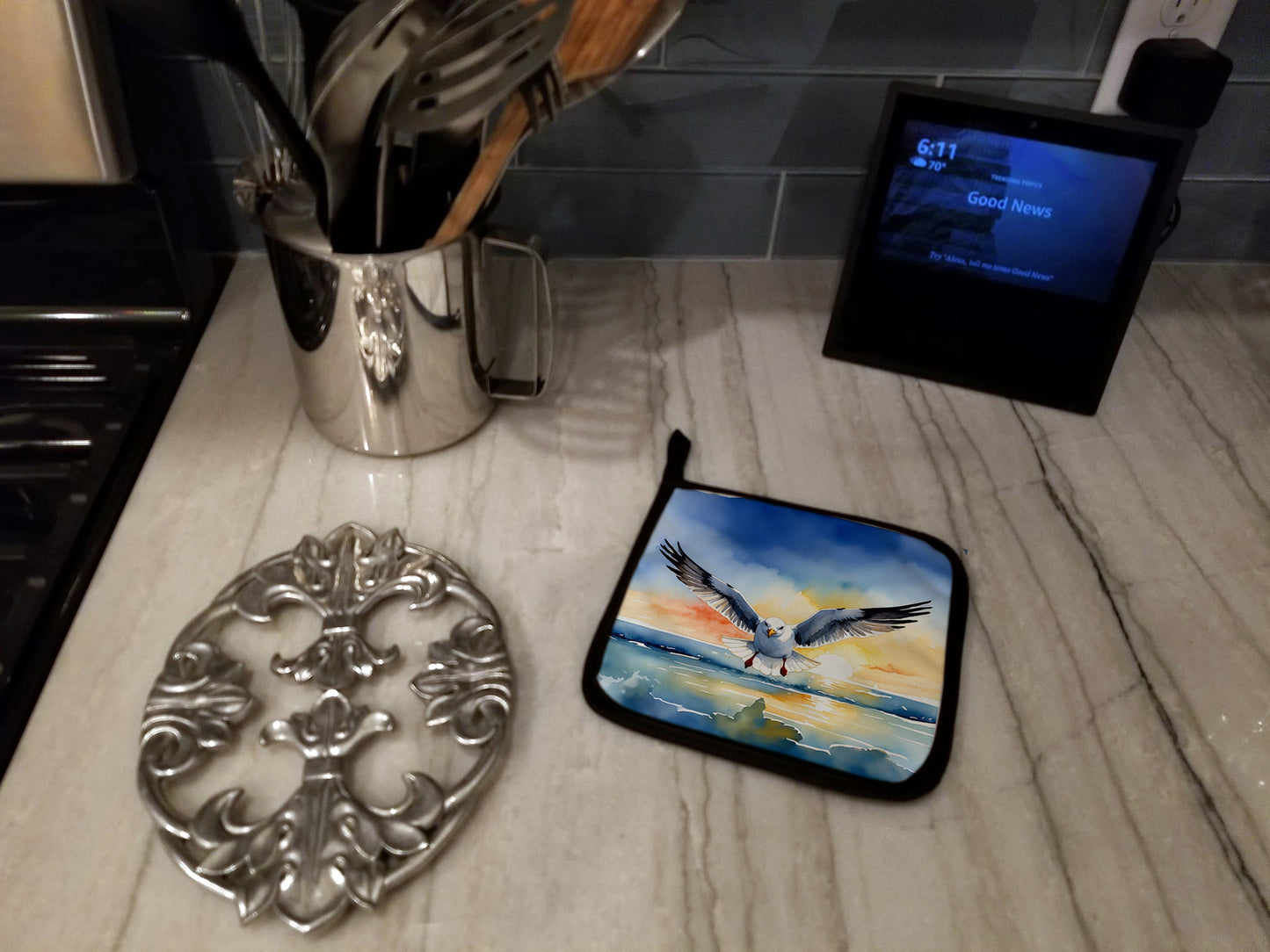 Gull Flying Low Pair of Pot Holders